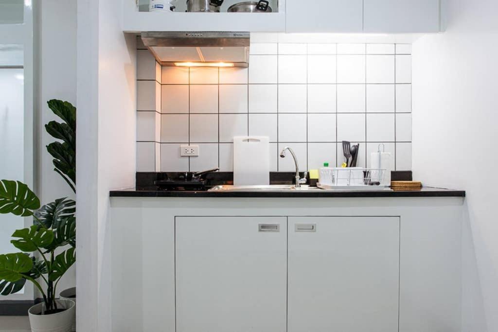 Апартаменти P4 Silom Large 2Beds Full Kitchen Wifi 4-6Pax Бангкок Екстер'єр фото