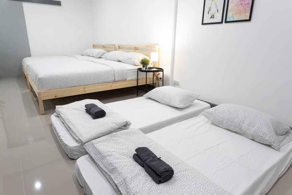 Апартаменти P4 Silom Large 2Beds Full Kitchen Wifi 4-6Pax Бангкок Екстер'єр фото