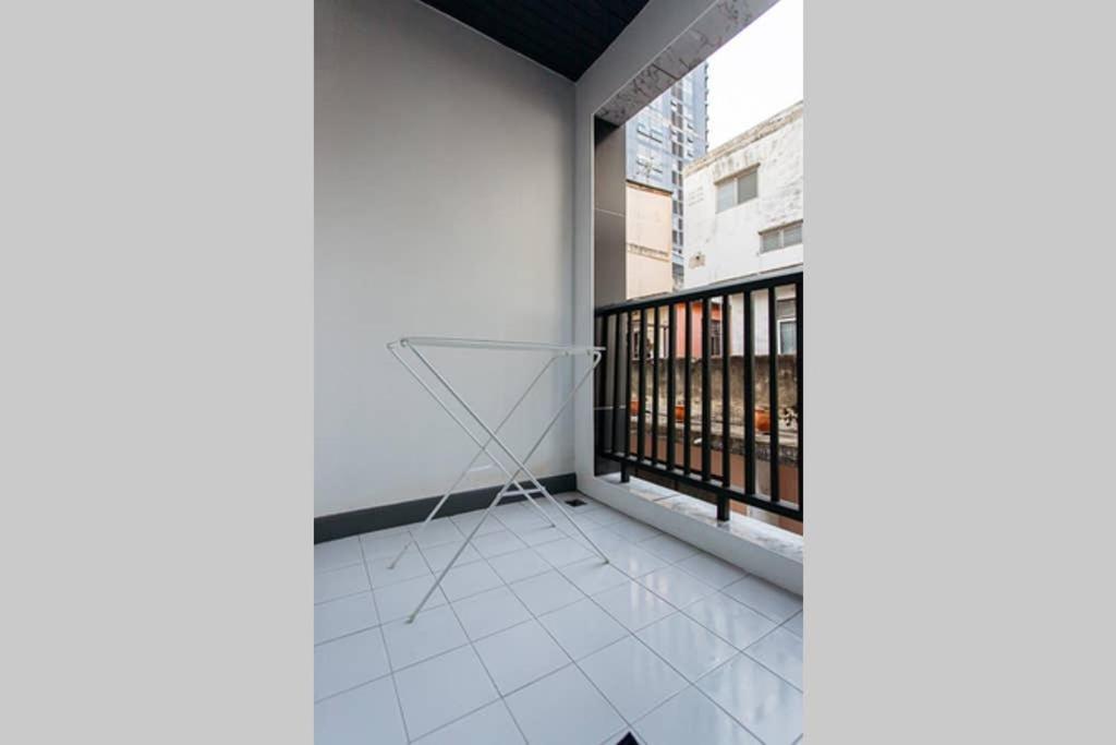 Апартаменти P4 Silom Large 2Beds Full Kitchen Wifi 4-6Pax Бангкок Екстер'єр фото