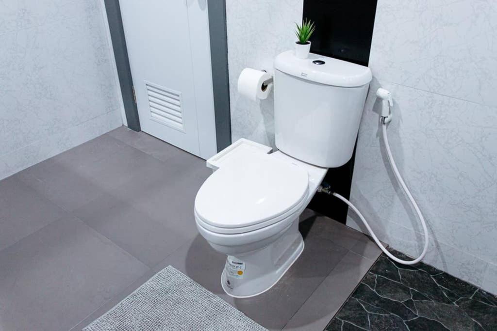 Апартаменти P4 Silom Large 2Beds Full Kitchen Wifi 4-6Pax Бангкок Екстер'єр фото